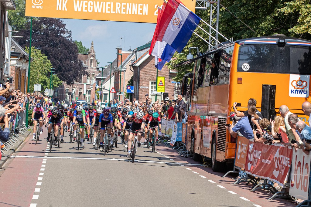 NK nieuweling-meisjes: Nienke Veenhoven wint