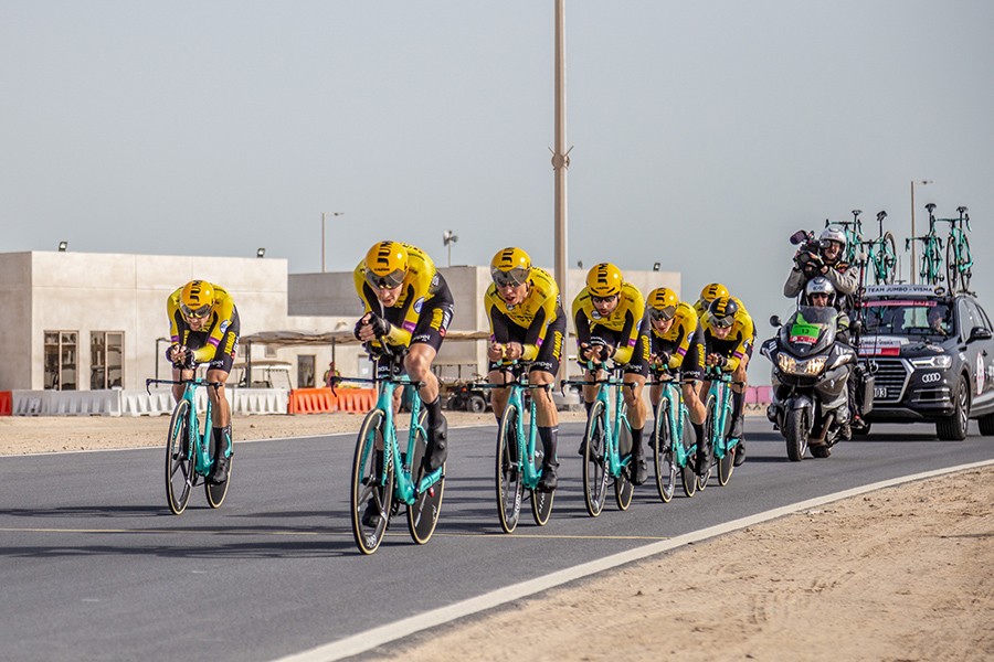 Jumbo-Visma wint ploegentijdrit UAE Tour