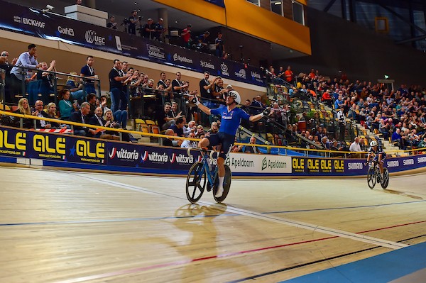 Havik houdt leider Viviani in zicht in Gent