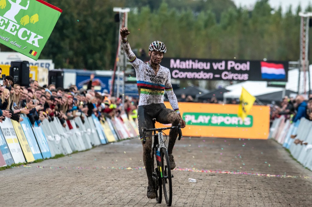 Van der Poel wint direct bij rentree