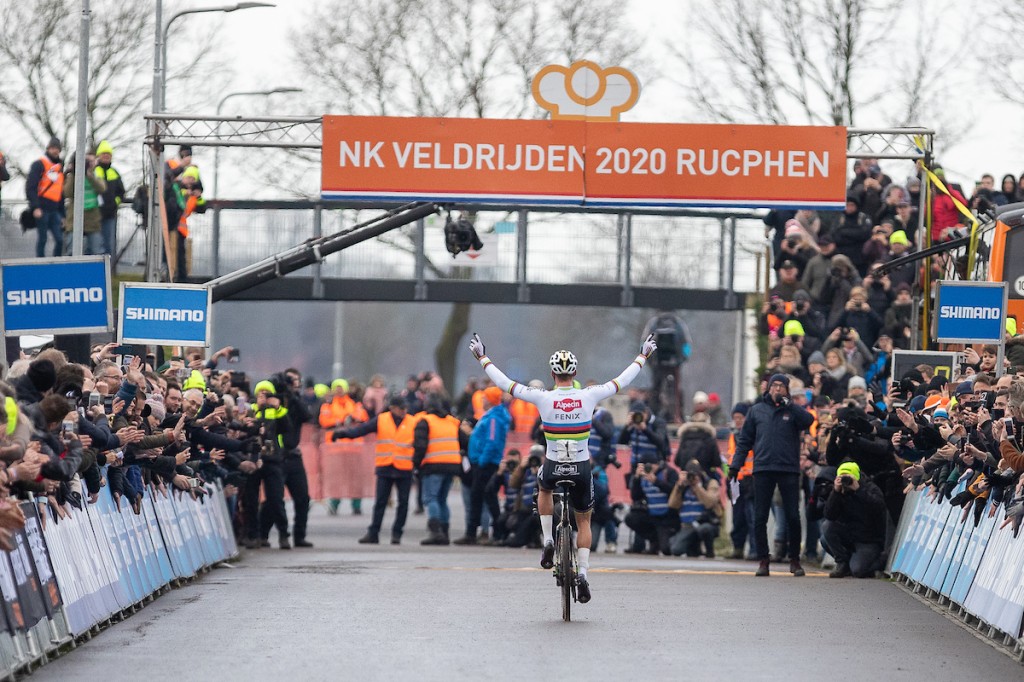 Van der Poel en Kamp maken favorietenstatus waar