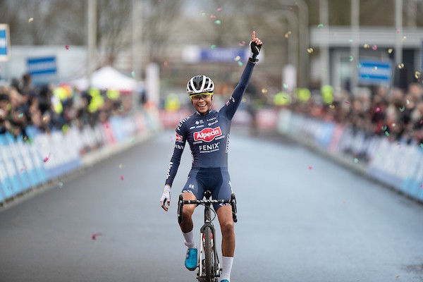 Alvarado wint haar eerste nationale elite-titel