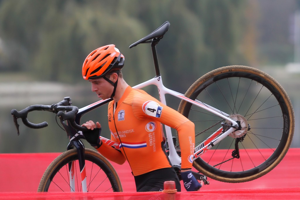 Maik van der Heijden zet punt achter veldritloopbaan