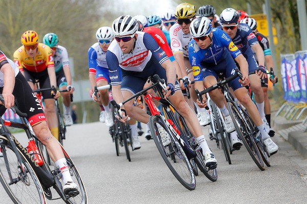 Trek veilt fiets Mollema voor goed doel