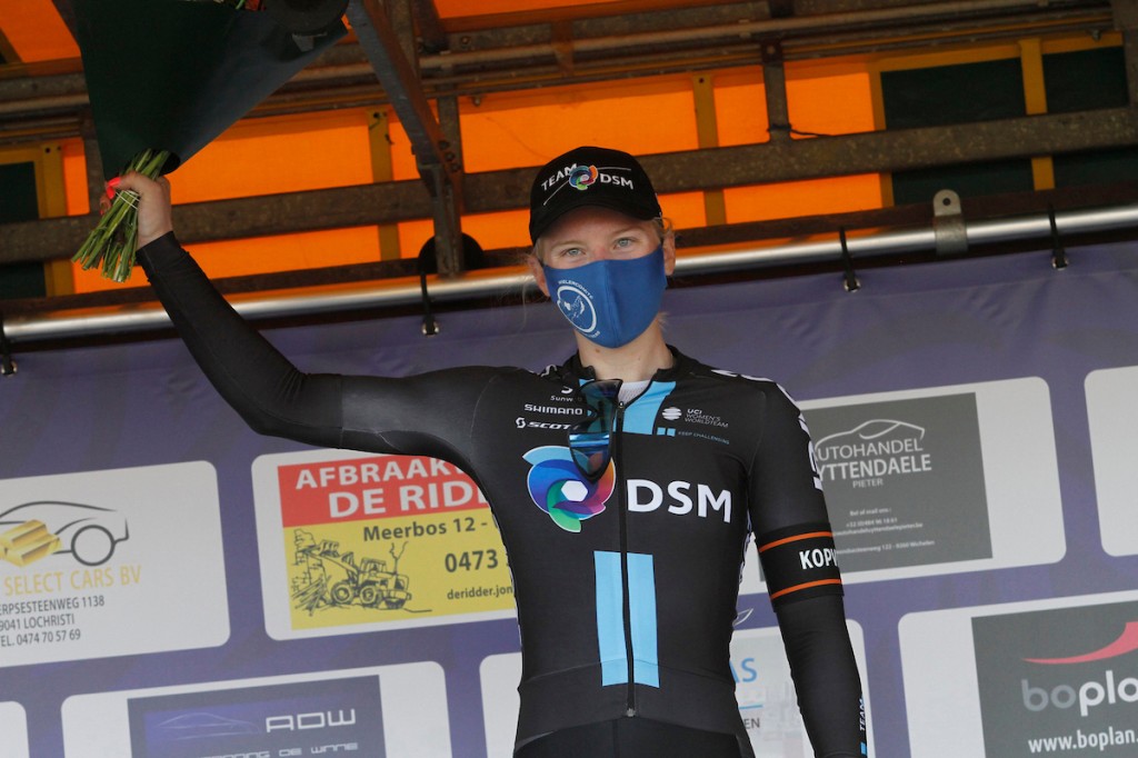 Wiebes wint massasprint in Giro Donne