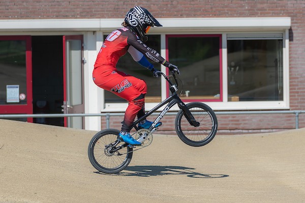 Smulders en Schippers winnen NK BMX