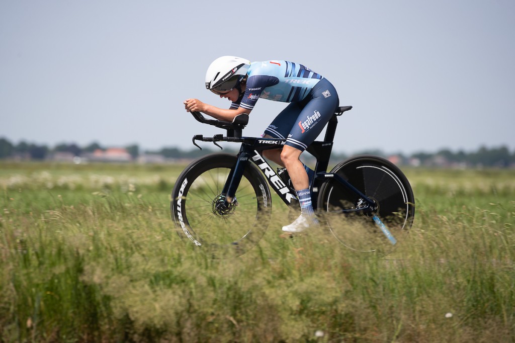 Van Dijk en Brand winnen in ploegentijdrit Giro