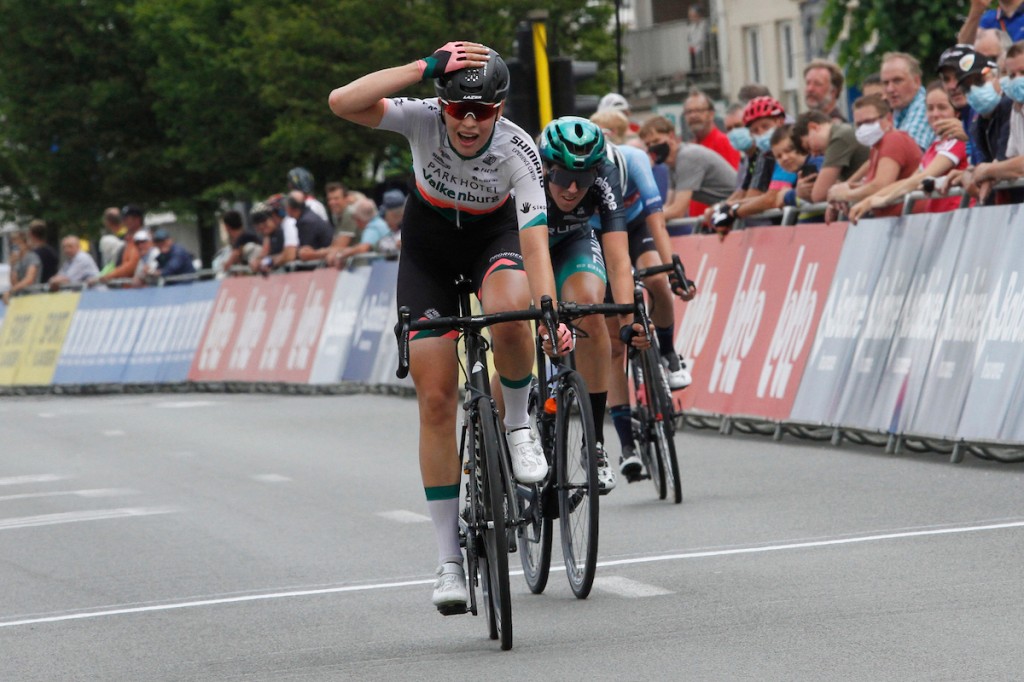 Bredewold wint en leidt in Baloise Ladies Tour