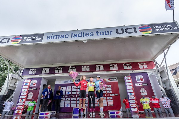 2024: AGR vroeg, Simac Ladies Tour laat