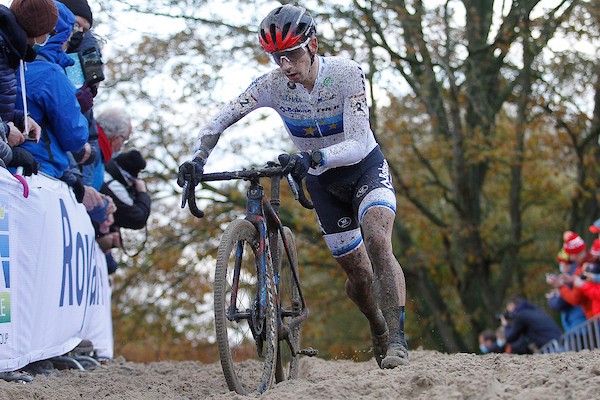Lars van der Haar aan laatste crosswinter bezig