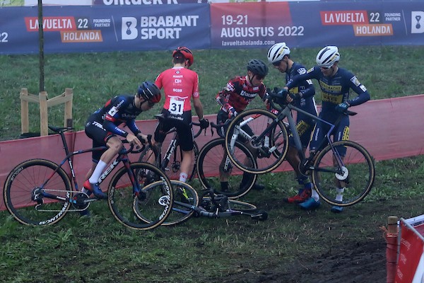 Rucphen uit wereldbeker veldrijden