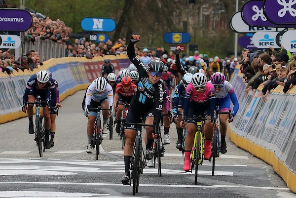 Scheldeprijs vrouwen prooi voor Wiebes