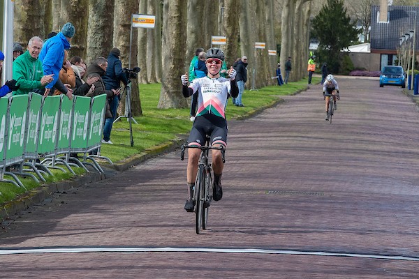 Femke Markus wint in Harelbeke