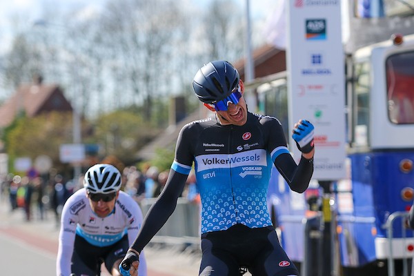 Roel van Sintmaartensdijk stap dichter bij profpeloton