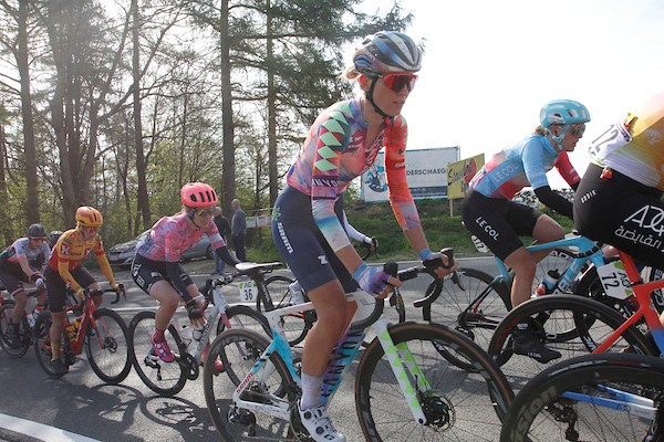 Rooijakkers mist net podium in Ventoux Challenge