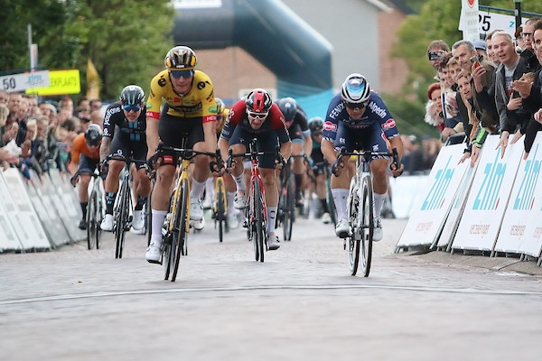 Olav Kooij wint in Ronde van Denemarken