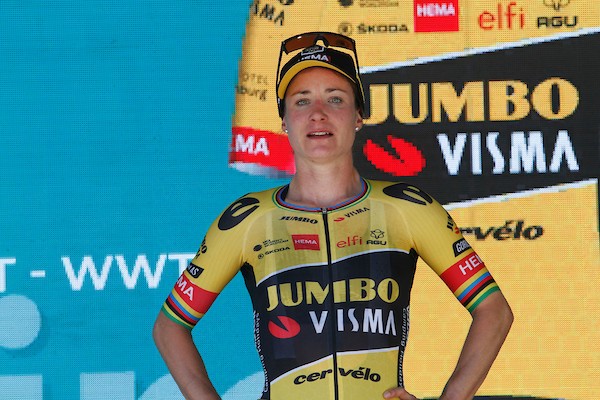 Vos wint nu zelf in Vuelta vrouwen