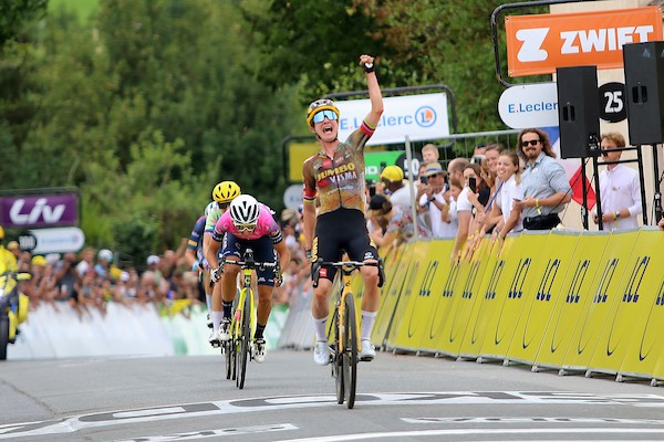 Vos naar de winst en geel in Tour de France Femmes