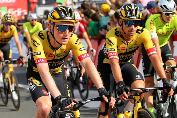 Einde Vuelta voor Primoz Roglic