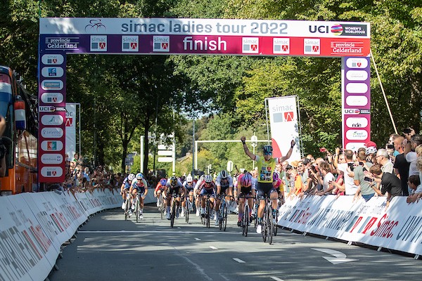Tweede etappe Simac Ladies Tour voor Wiebes