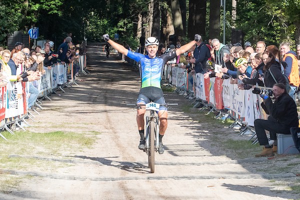 Tim Smeenge wint opnieuw Drenthe 200