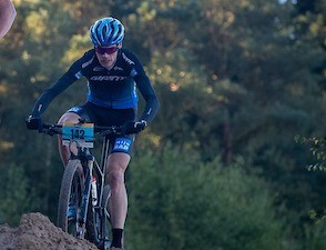 Team Giant-Liv treurt om overleden Thom Bonder