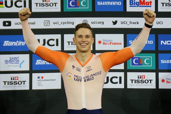 Lavreysen snelt naar derde titel op WK Baan