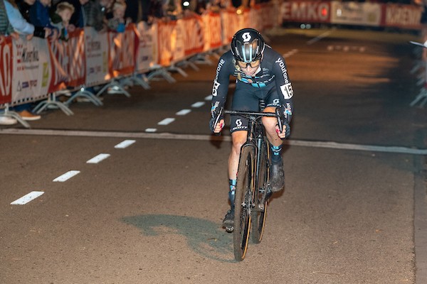 Wiebes aan start van Jaarmarktcross