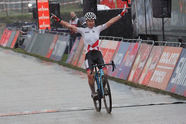 Nederlandse jongeren van voren in Zonhoven