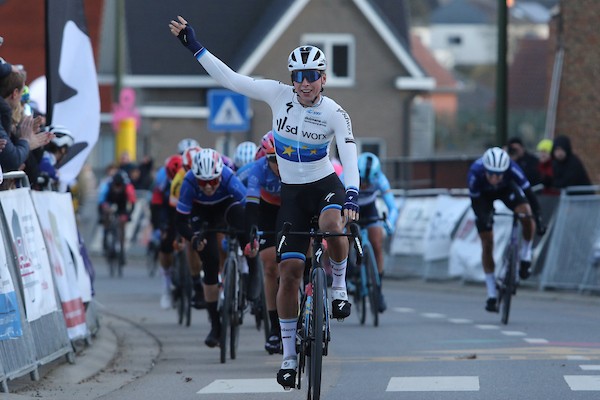 Wiebes wint Omloop van het Hageland