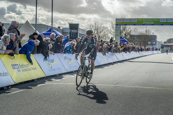 Leijnse en Van den Broek worden prof bij DSM