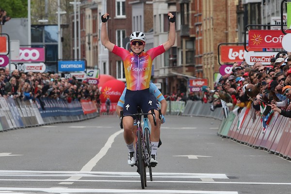 Vollering wint ook Luik-Bastenaken-Luik