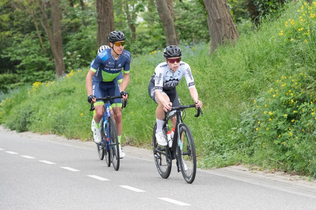 Van den Broek wint Ronde de l'Oise