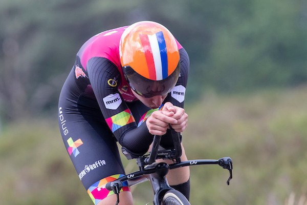 Manon de Boer wint Ras Na mBan