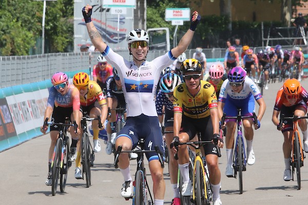 Wiebes wint in Giro Donne