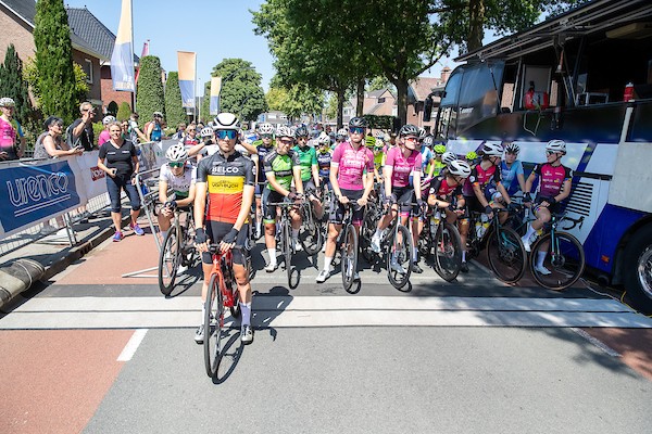 Van den Eijnden op podium in Brussel-Opwijk