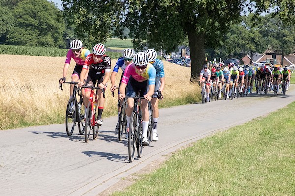 Ronde van Twente: volle wielerdag in Enter