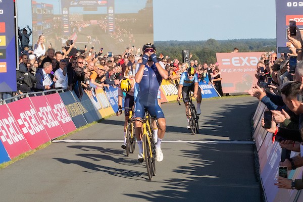 Laporte wint EK Wielrennen, brons voor Kooij