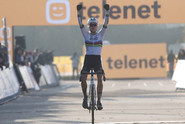 Van Empel en Nieuwenhuis winnen in  Boom