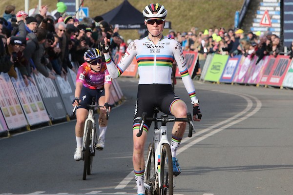 Nederlandse veldrijdsters zien Vas uitvallen