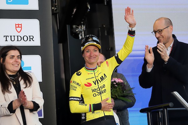 Vos wint Dwars door Vlaanderen