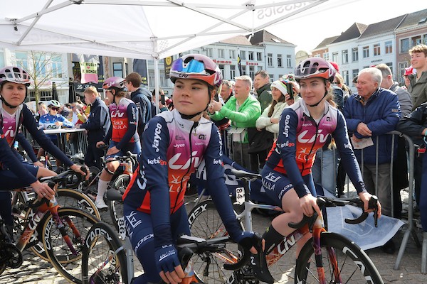 Smulders wint en leidt in Andalucia