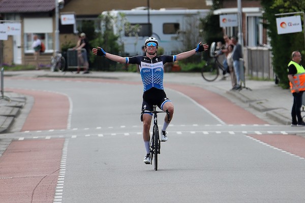 Max Kroonen wint opnieuw Omloop Braakman