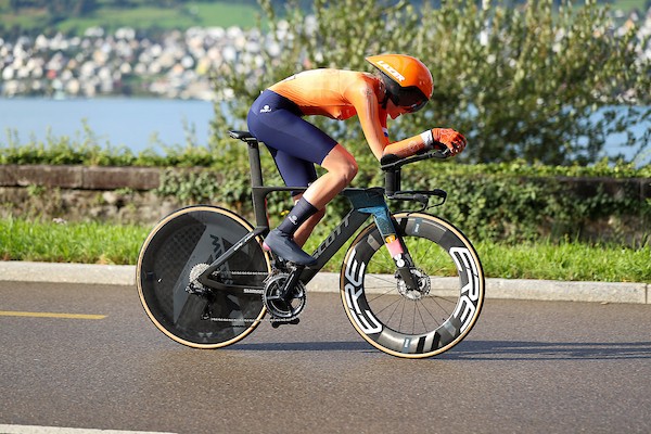Van Dijk en Arens winnen Chrono des Nations