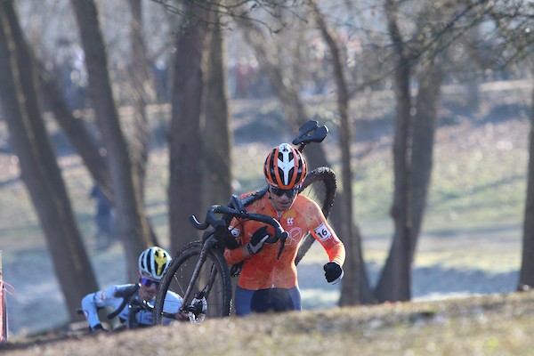 Mouris achtste op WK veldrijden junioren