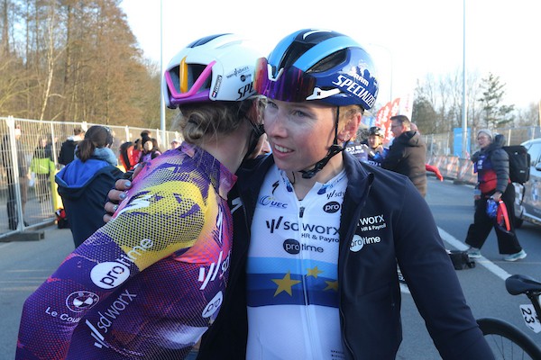 Wiebes is derde in openingsrit Tour Britain