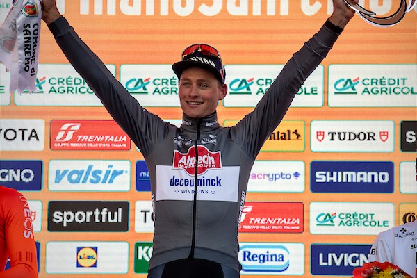 Van  der Poel imponeert met zege E3 Prijs
