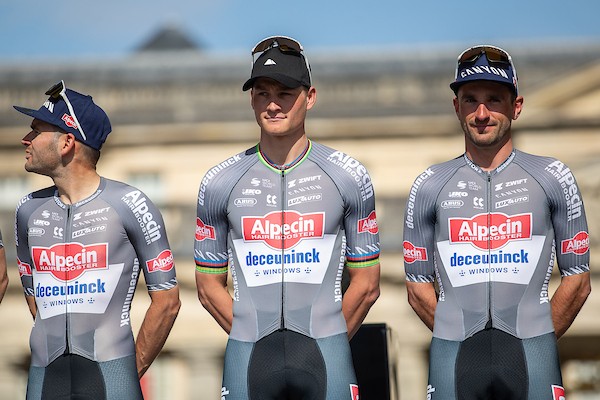 Van der Poel wint in Renewi Tour