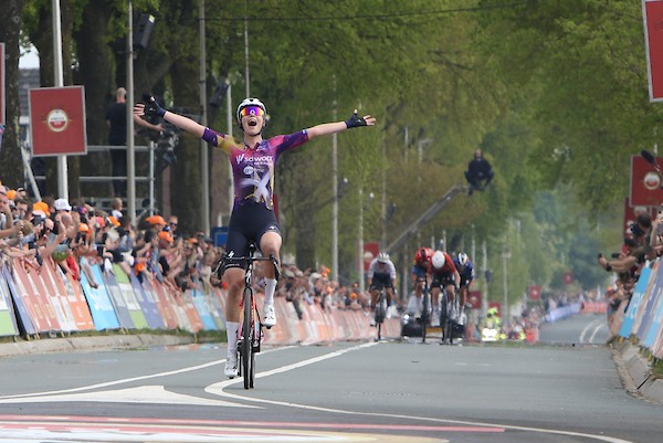 Bredewold pakt met ´Amstel´ grote zege mee
