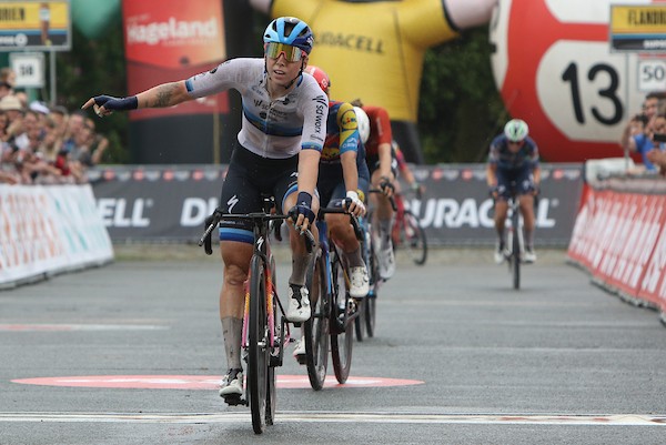 Wiebes won Dwars door het Hageland